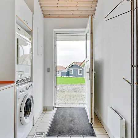 Karina - 150m To The Fjord By Interhome Leilighet